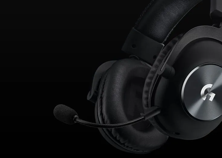 Gaming headset with microphone